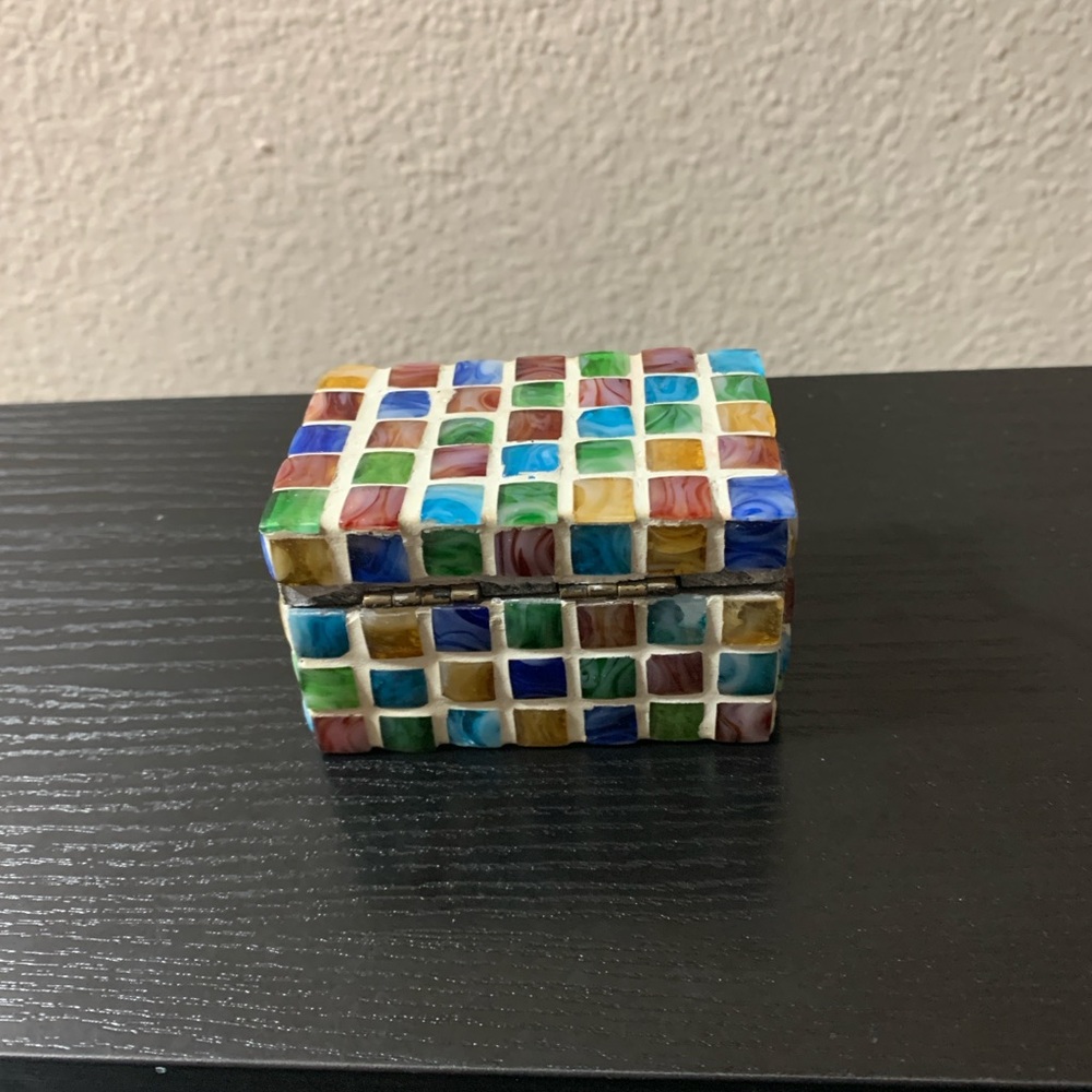 Multicolor Glass Tile Mosaic
Trinket Jewelry Box Made In India 2"×3"